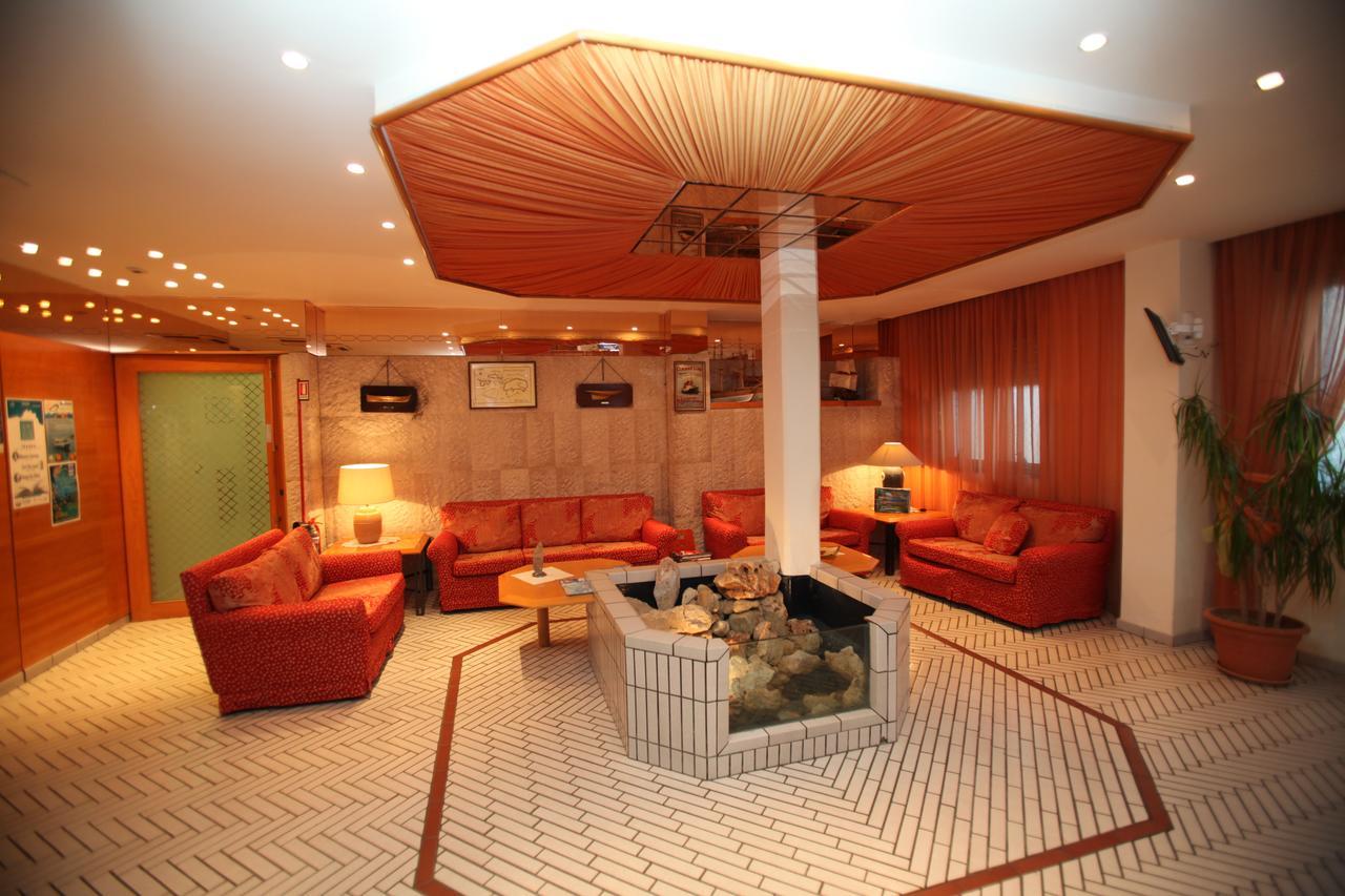 Hotel Gabbiano サン・ドミノ エクステリア 写真