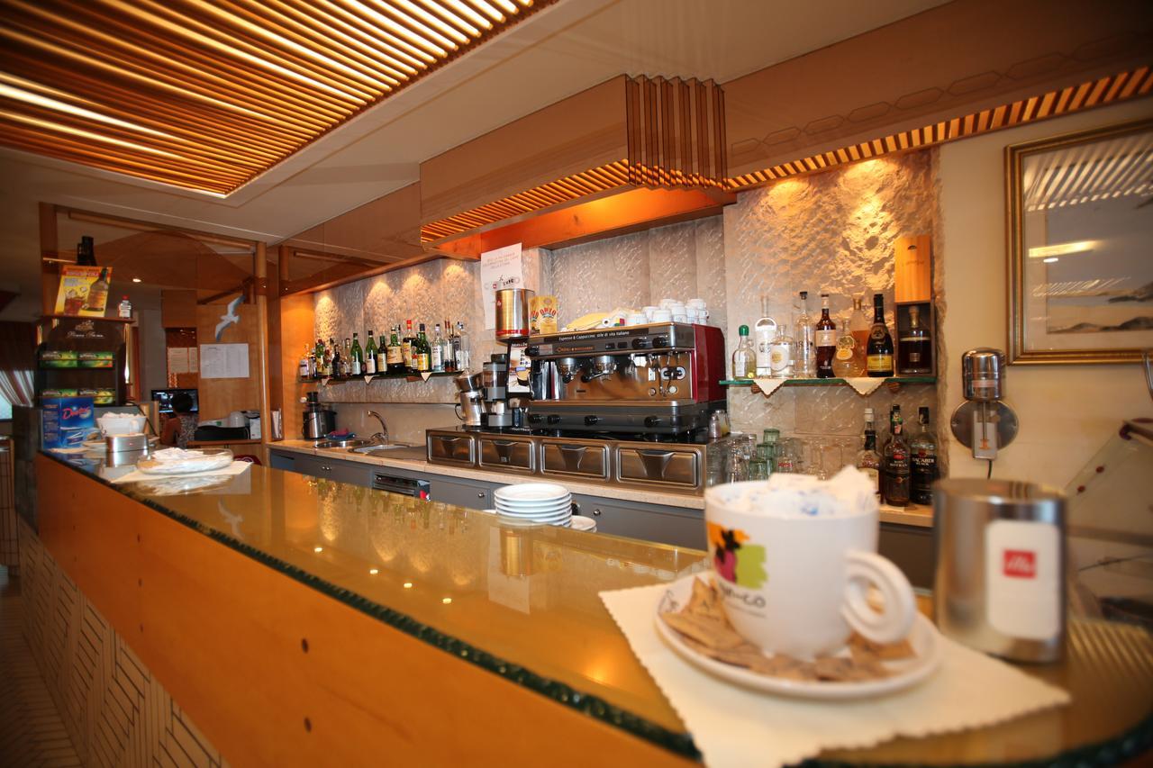 Hotel Gabbiano サン・ドミノ エクステリア 写真